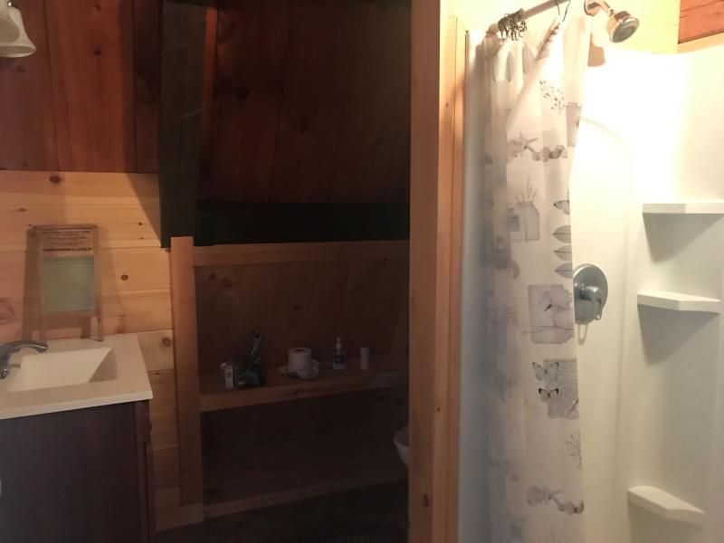 94 Main Rd, Abbot, ME 04406